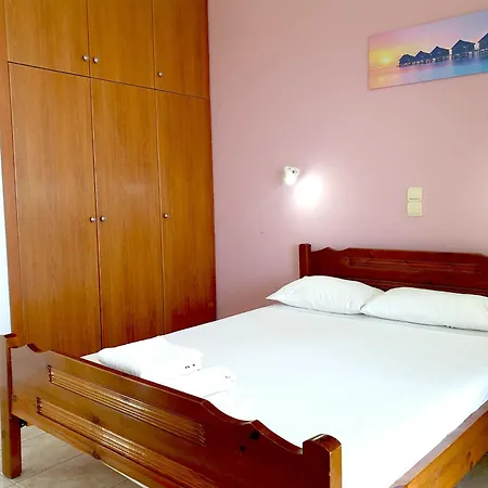 Ξενοδοχείο με διαμερίσματα Casa Dyonisia Tsilivi *